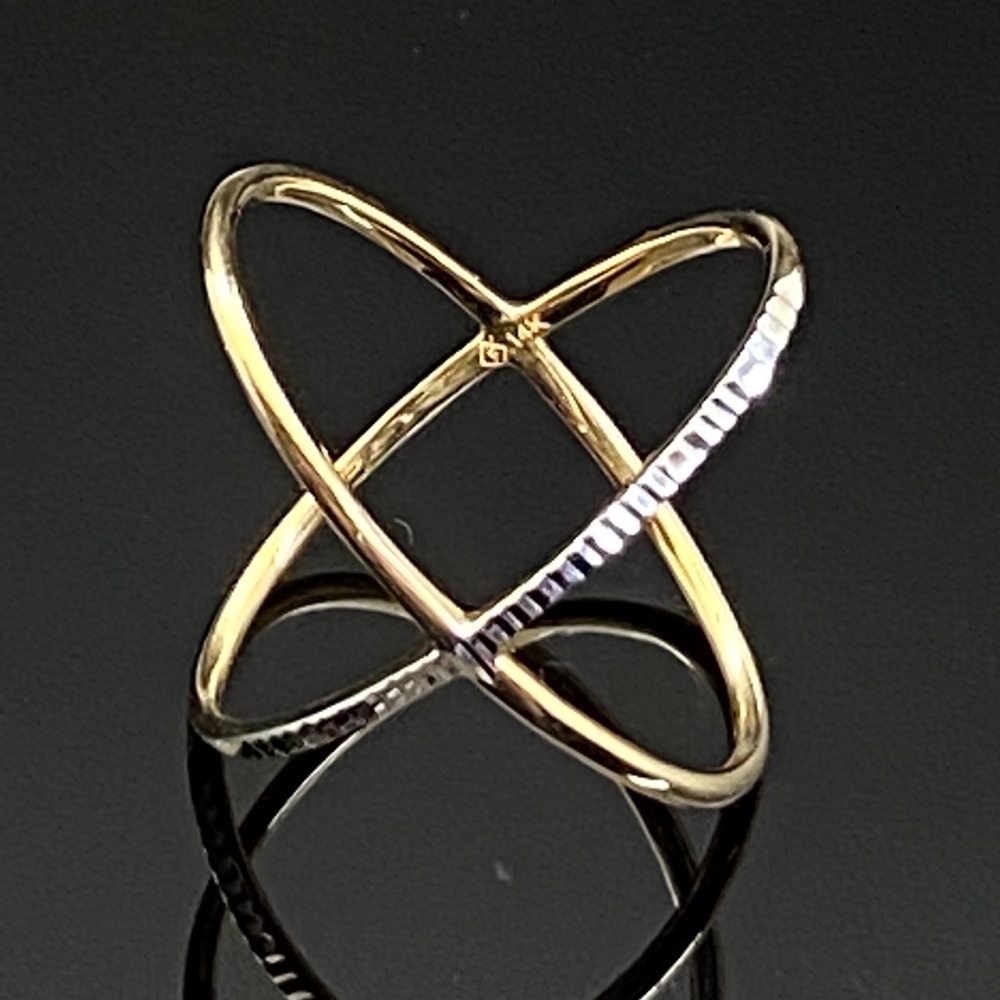 14K DIAMOND-CUT CRISS CROSS GOLD RING 7''